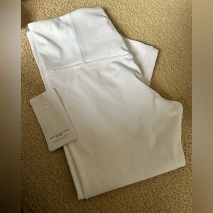 Athleta white 7/8 Ultra High Rise Elation Legging NWT M